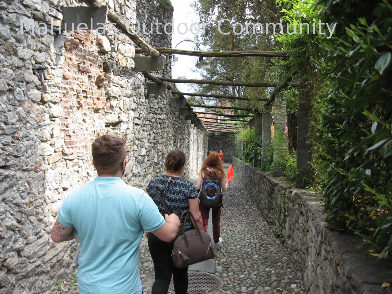 Gasse aus dem Mittelalter in Locarno Tessin, Schweiz. 2016-04-21_15-14-56.jpg