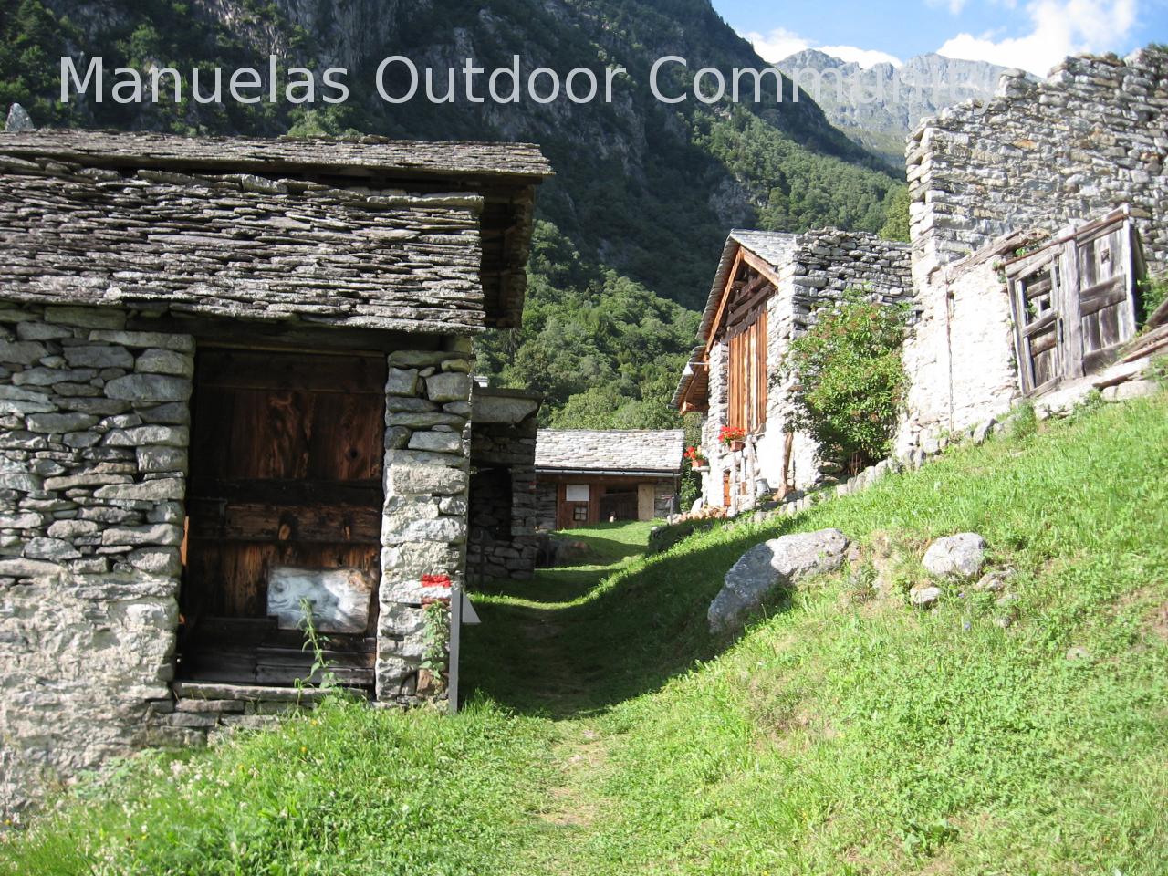 Auf einer Höhe von 932 ü.d.M lieg das Bergdorf Savogno in der Region Bergell, Italien / Lombardei. IMG_1522.JPG